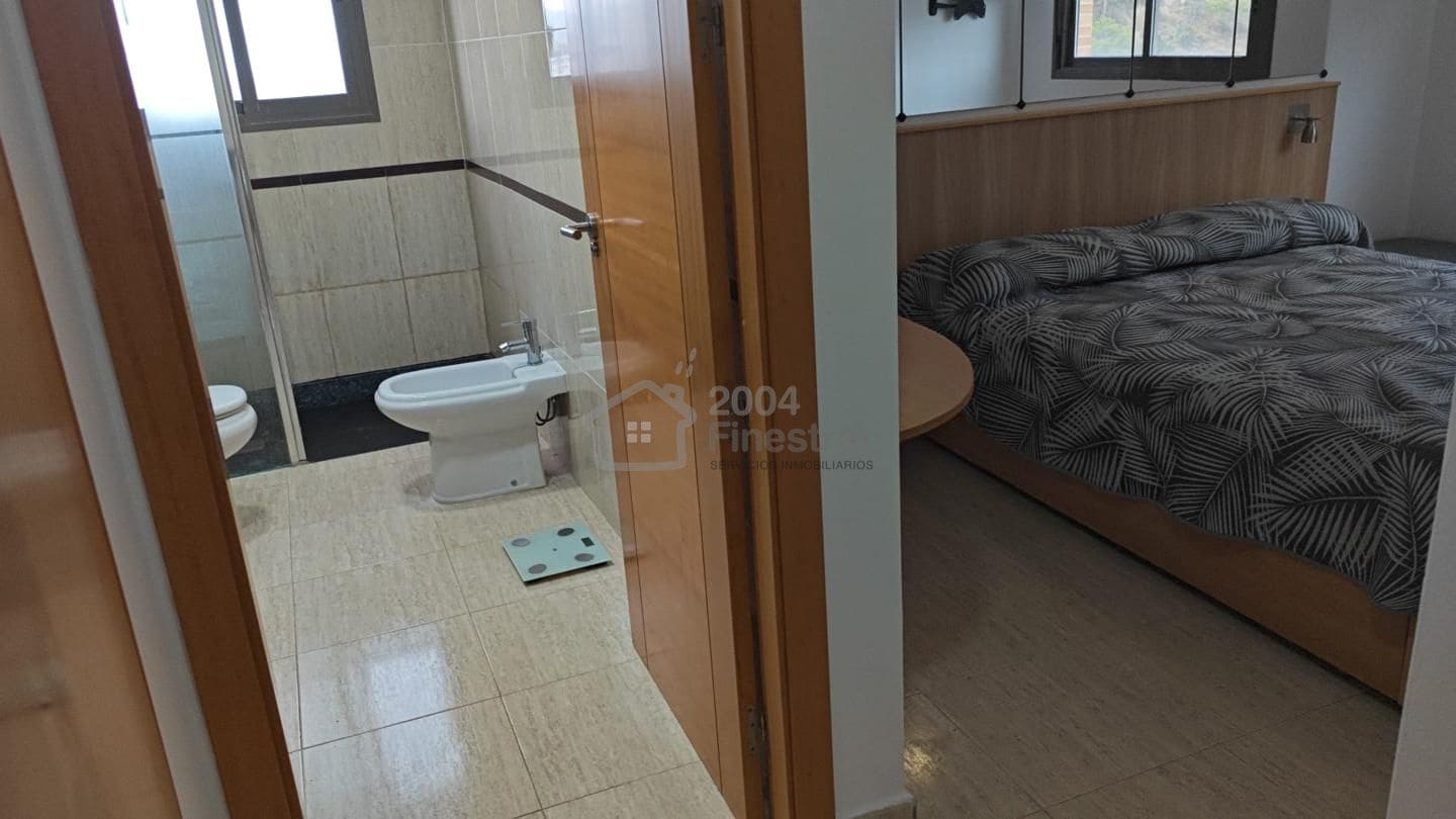 2 bedroom Flat for sale in Benidorm with pool garage - € 325,000 (Ref: 9352842)