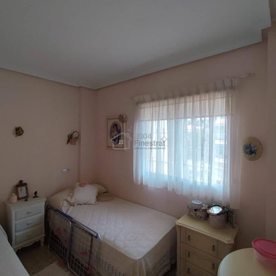 2 bedroom Flat for sale in Benidorm with garage - € 262,500 (Ref: 9363228)