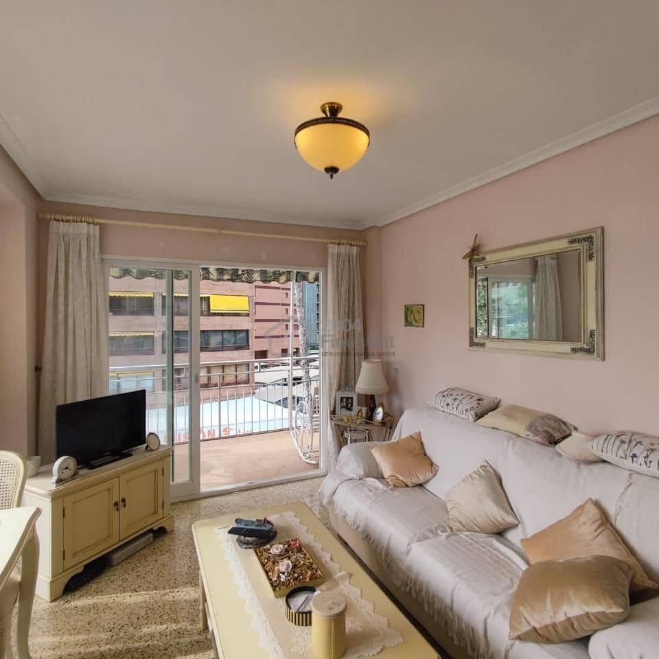 2 bedroom Flat for sale in Benidorm with garage - € 262,500 (Ref: 9363228)