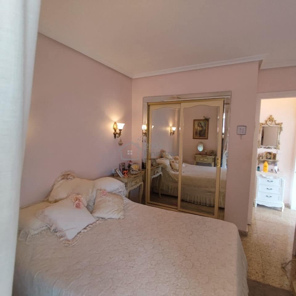 2 bedroom Flat for sale in Benidorm with garage - € 262,500 (Ref: 9363228)