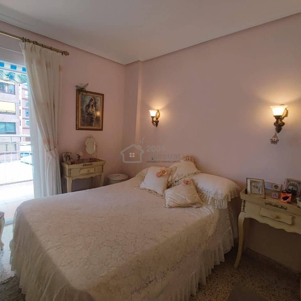 2 bedroom Flat for sale in Benidorm with garage - € 262,500 (Ref: 9363228)