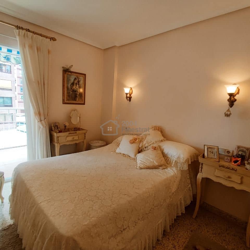 2 bedroom Flat for sale in Benidorm with garage - € 262,500 (Ref: 9363228)