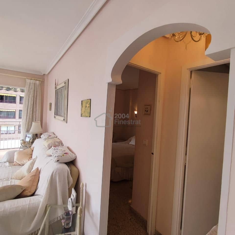 2 bedroom Flat for sale in Benidorm with garage - € 262,500 (Ref: 9363228)