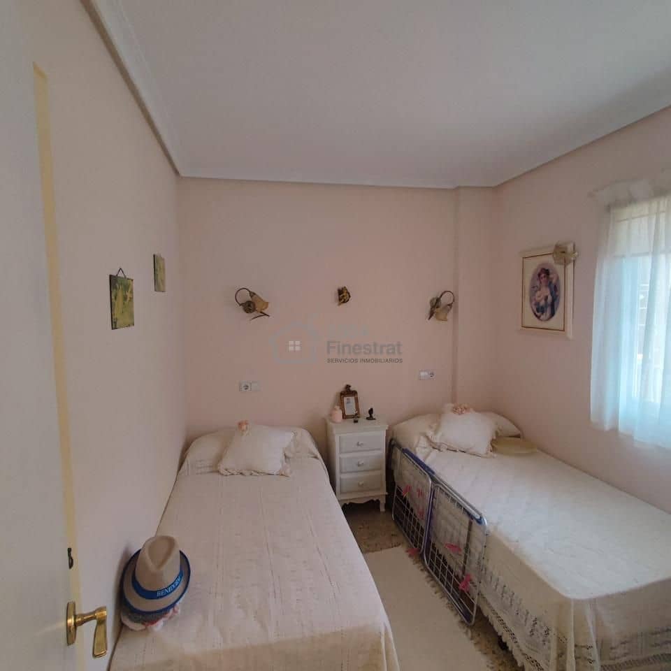 2 bedroom Flat for sale in Benidorm with garage - € 262,500 (Ref: 9363228)