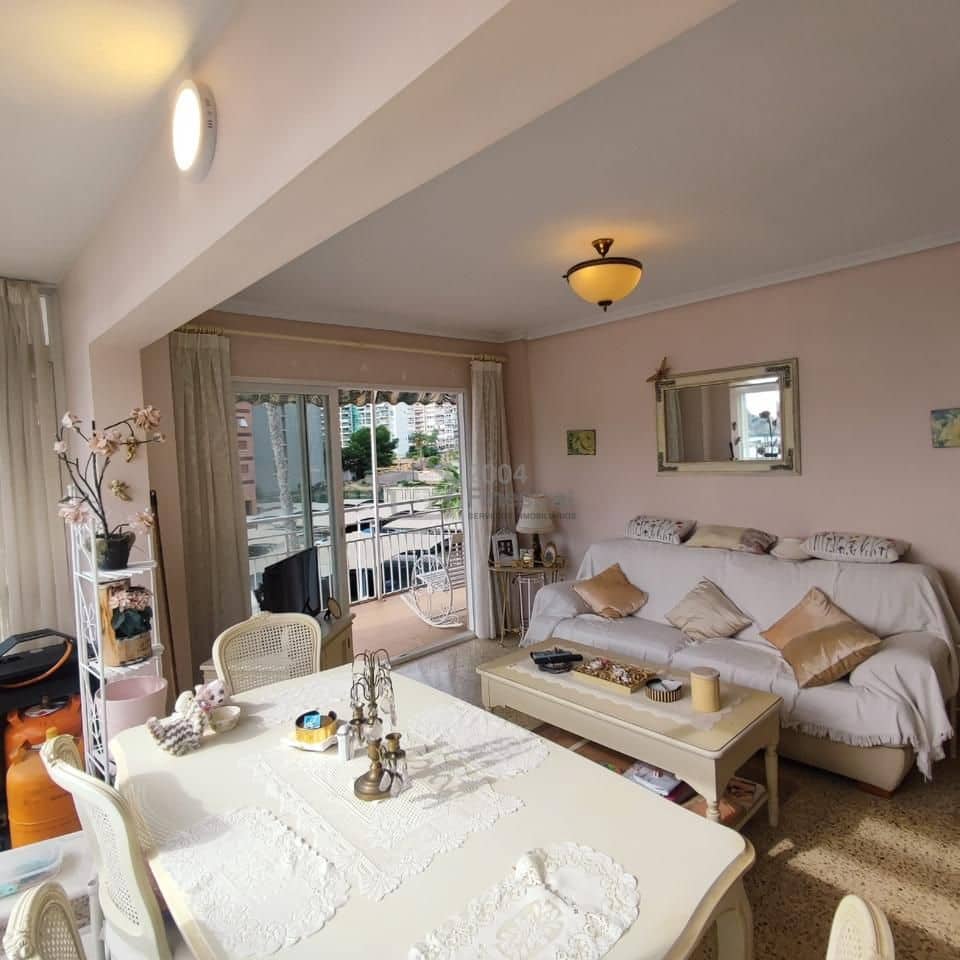 2 bedroom Flat for sale in Benidorm with garage - € 262,500 (Ref: 9363228)