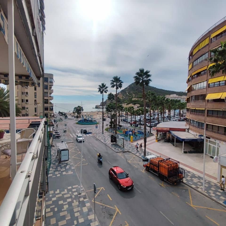 2 bedroom Flat for sale in Benidorm with garage - € 262,500 (Ref: 9363228)