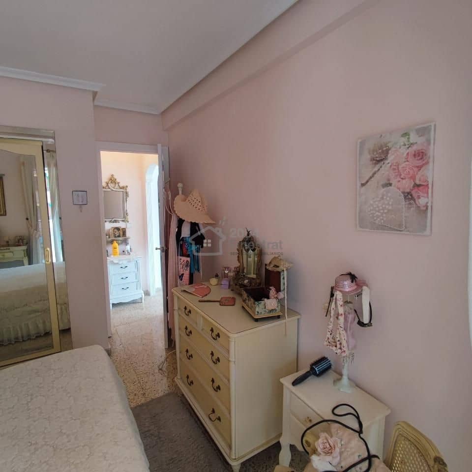 2 bedroom Flat for sale in Benidorm with garage - € 262,500 (Ref: 9363228)