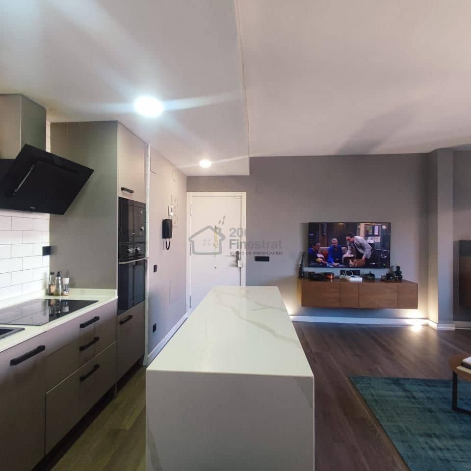 2 soveværelse Lejlighed til salg i Alicante by med swimmingpool garage - € 342.000 (Ref: 9395343)