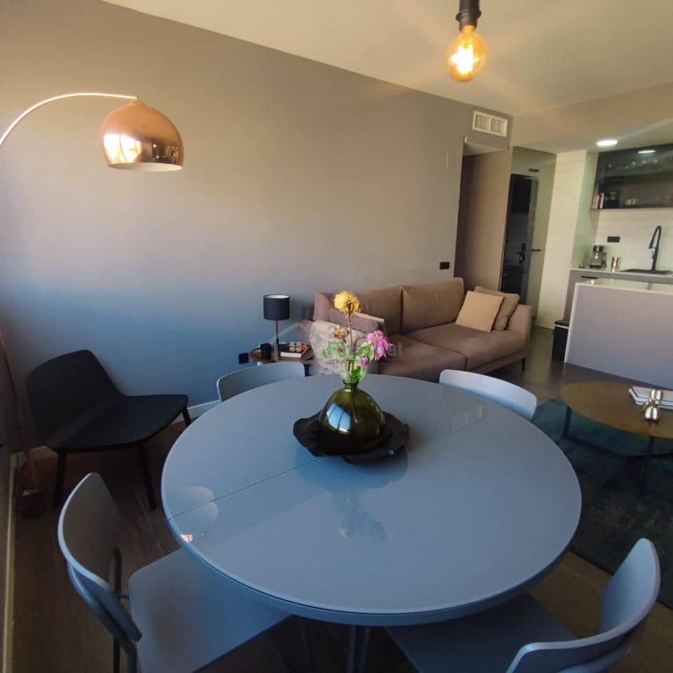 2 soveværelse Lejlighed til salg i Alicante by med swimmingpool garage - € 342.000 (Ref: 9395343)