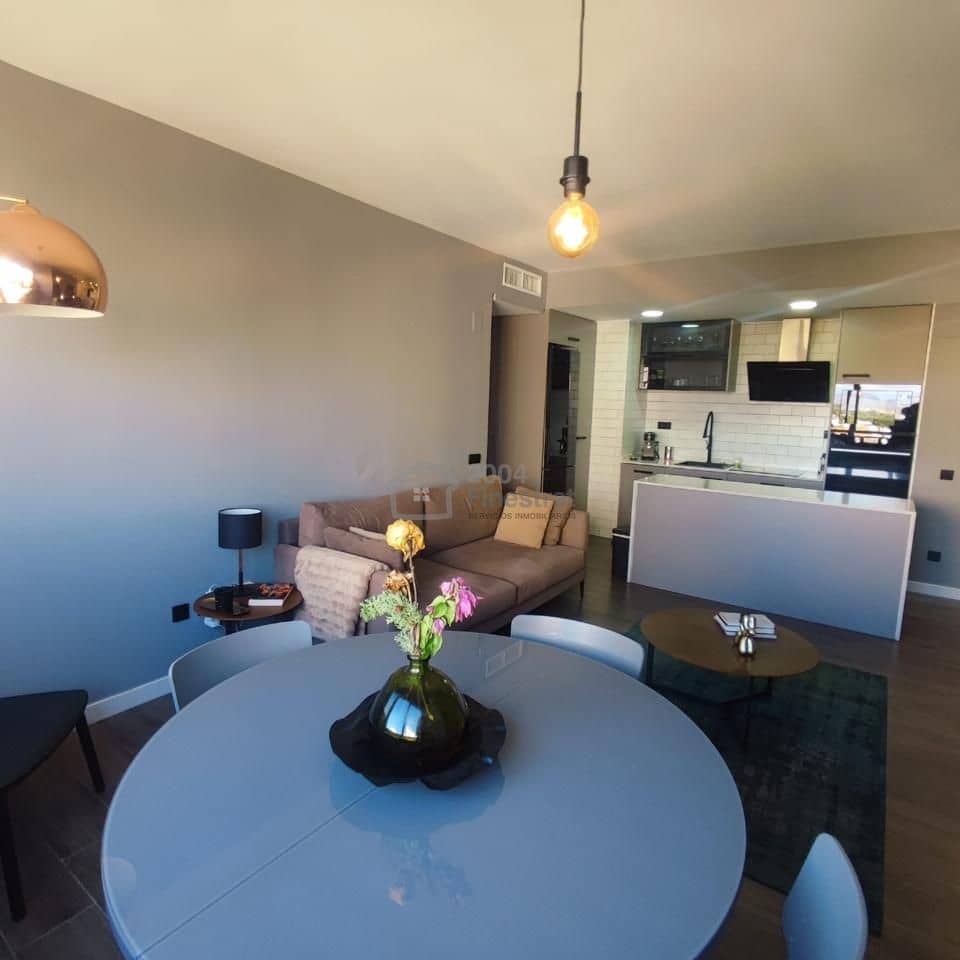 2 soveværelse Lejlighed til salg i Alicante by med swimmingpool garage - € 342.000 (Ref: 9395343)