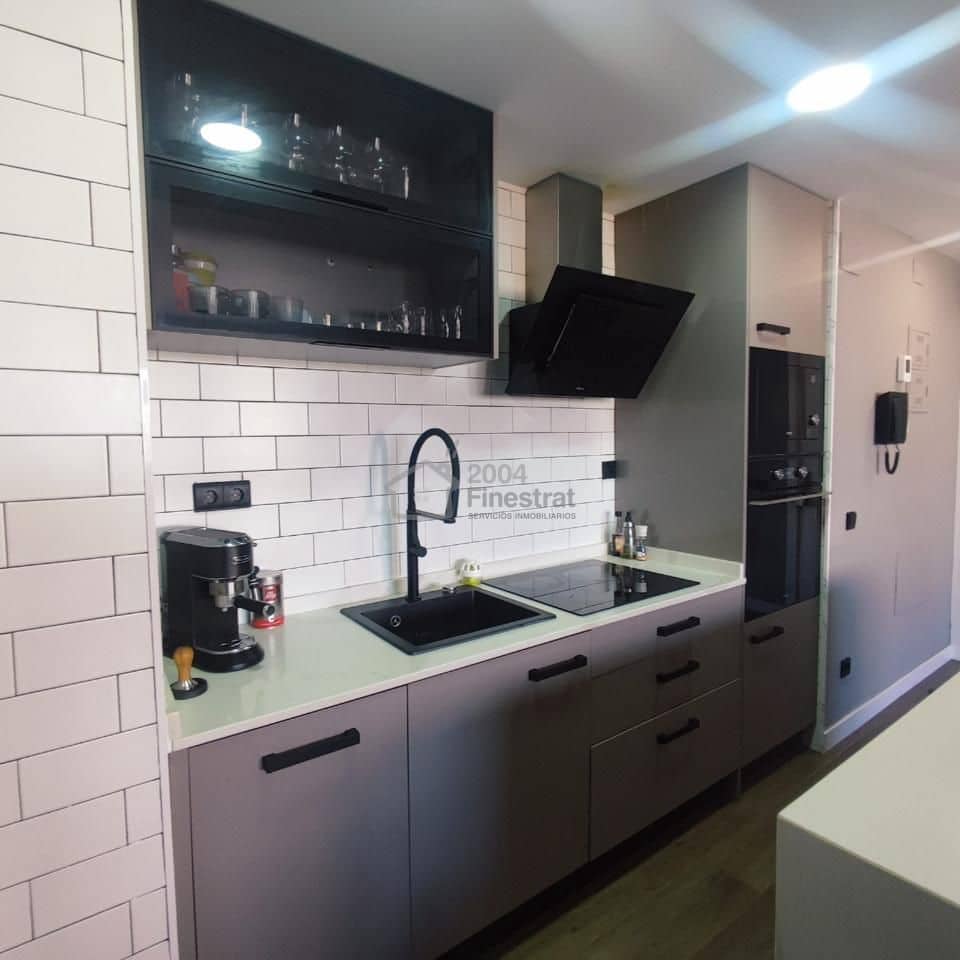 2 soveværelse Lejlighed til salg i Alicante by med swimmingpool garage - € 342.000 (Ref: 9395343)