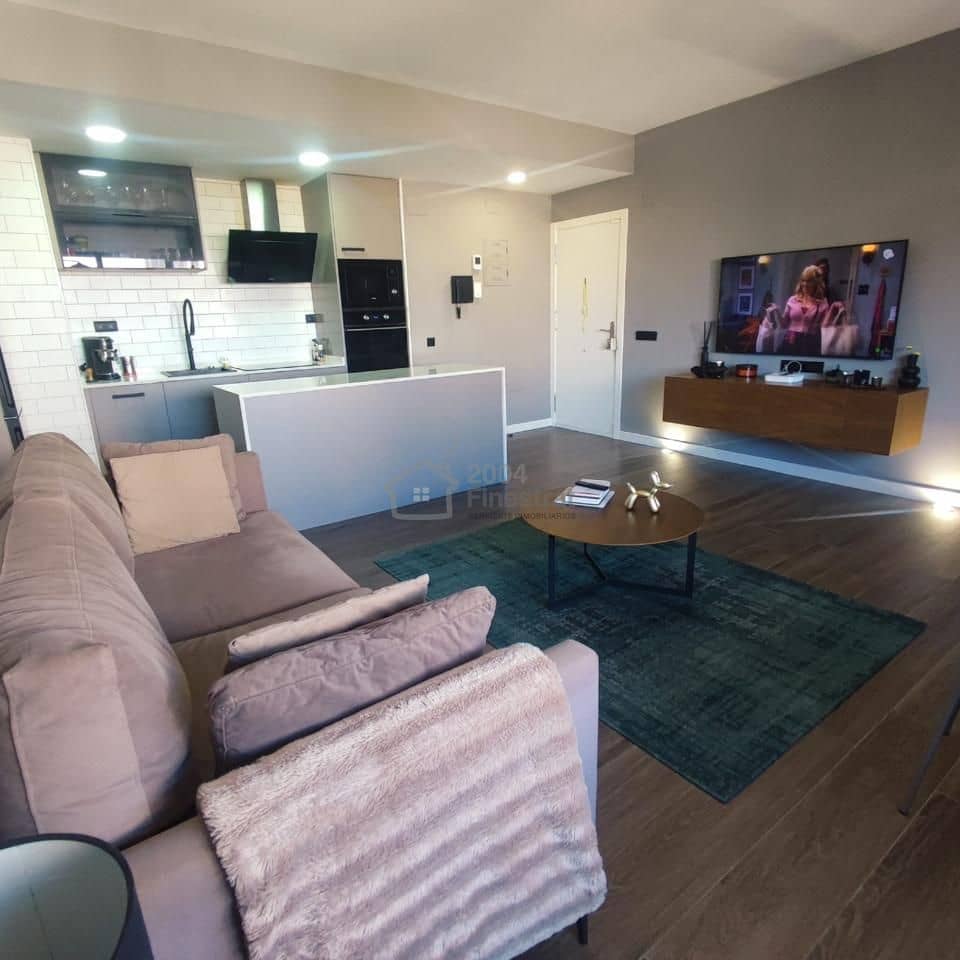 2 soveværelse Lejlighed til salg i Alicante by med swimmingpool garage - € 342.000 (Ref: 9395343)