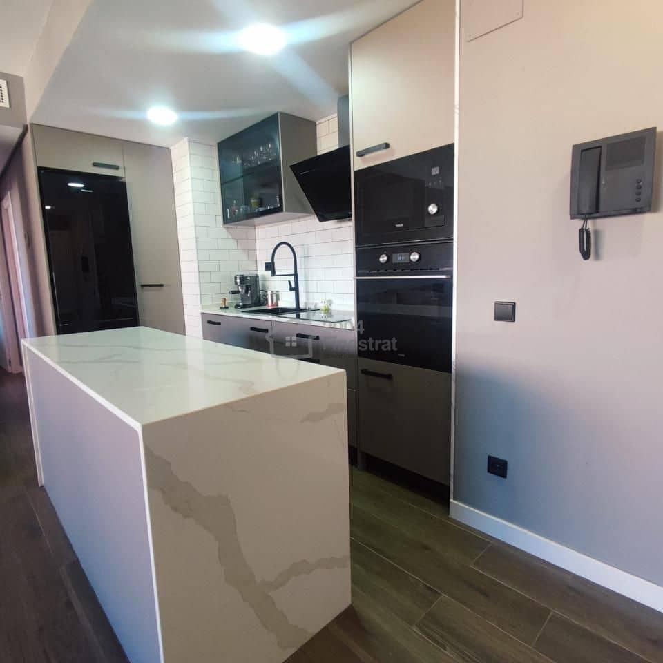 2 soveværelse Lejlighed til salg i Alicante by med swimmingpool garage - € 342.000 (Ref: 9395343)