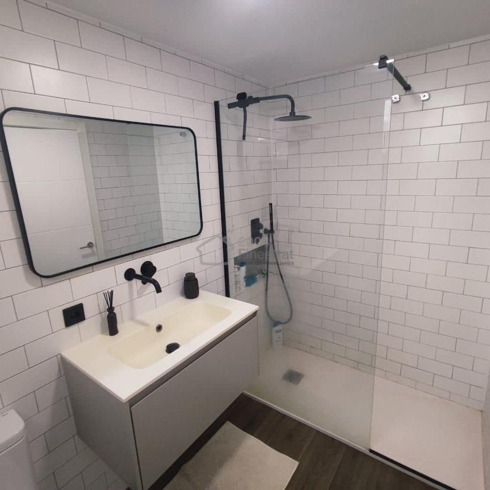 2 soveværelse Lejlighed til salg i Alicante by med swimmingpool garage - € 342.000 (Ref: 9395343)