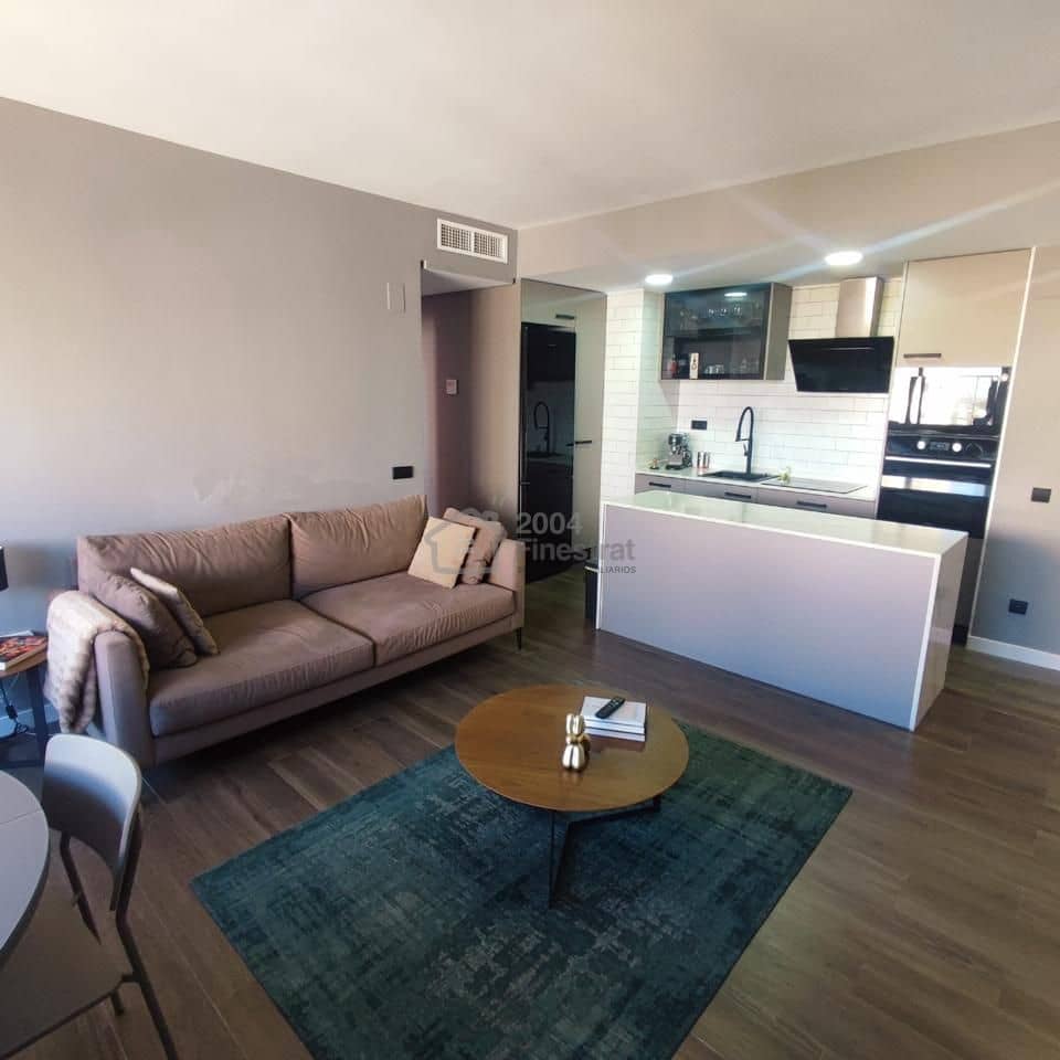 2 soveværelse Lejlighed til salg i Alicante by med swimmingpool garage - € 342.000 (Ref: 9395343)