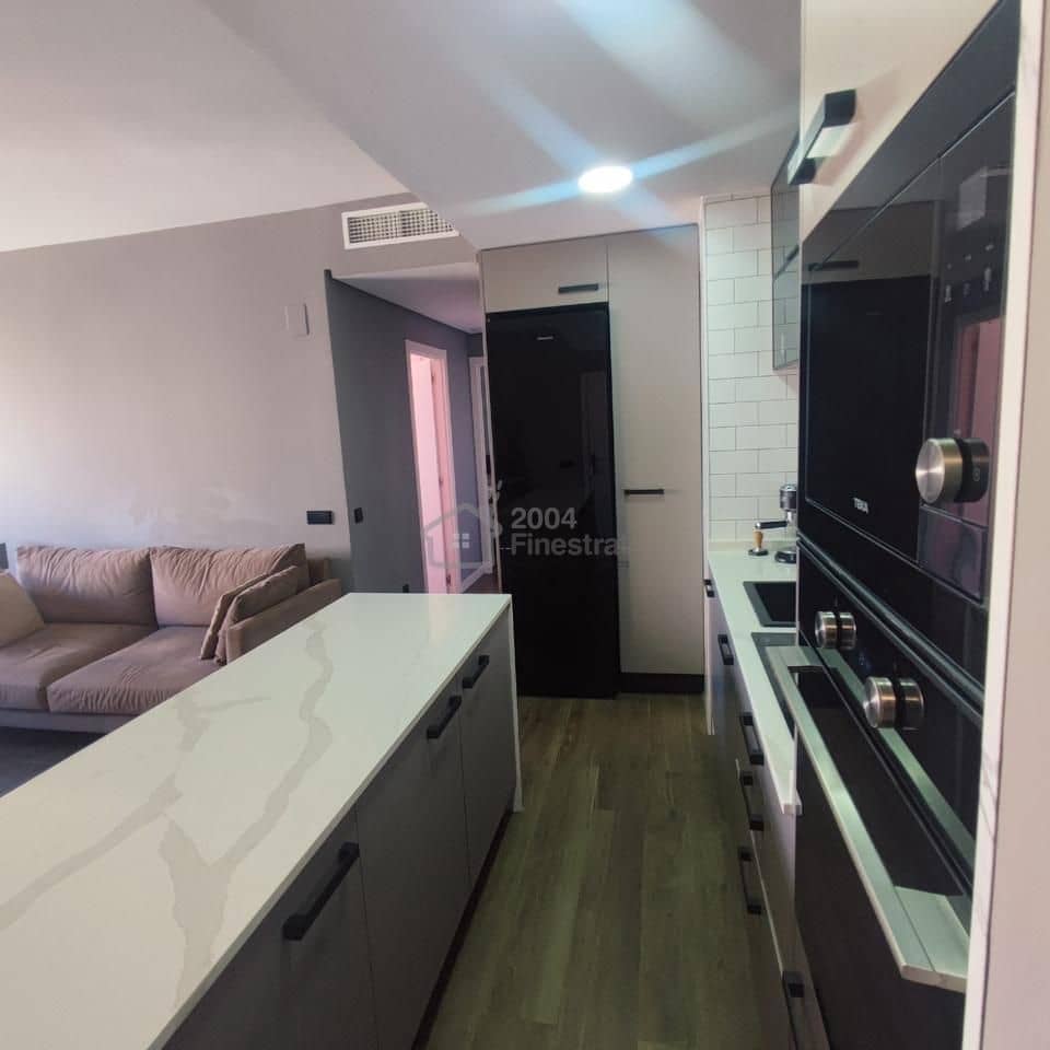 2 soveværelse Lejlighed til salg i Alicante by med swimmingpool garage - € 342.000 (Ref: 9395343)