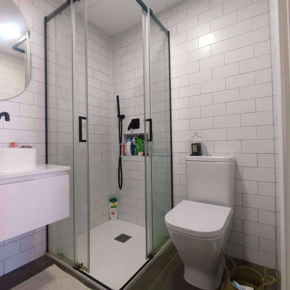 2 soveværelse Lejlighed til salg i Alicante by med swimmingpool garage - € 342.000 (Ref: 9395343)