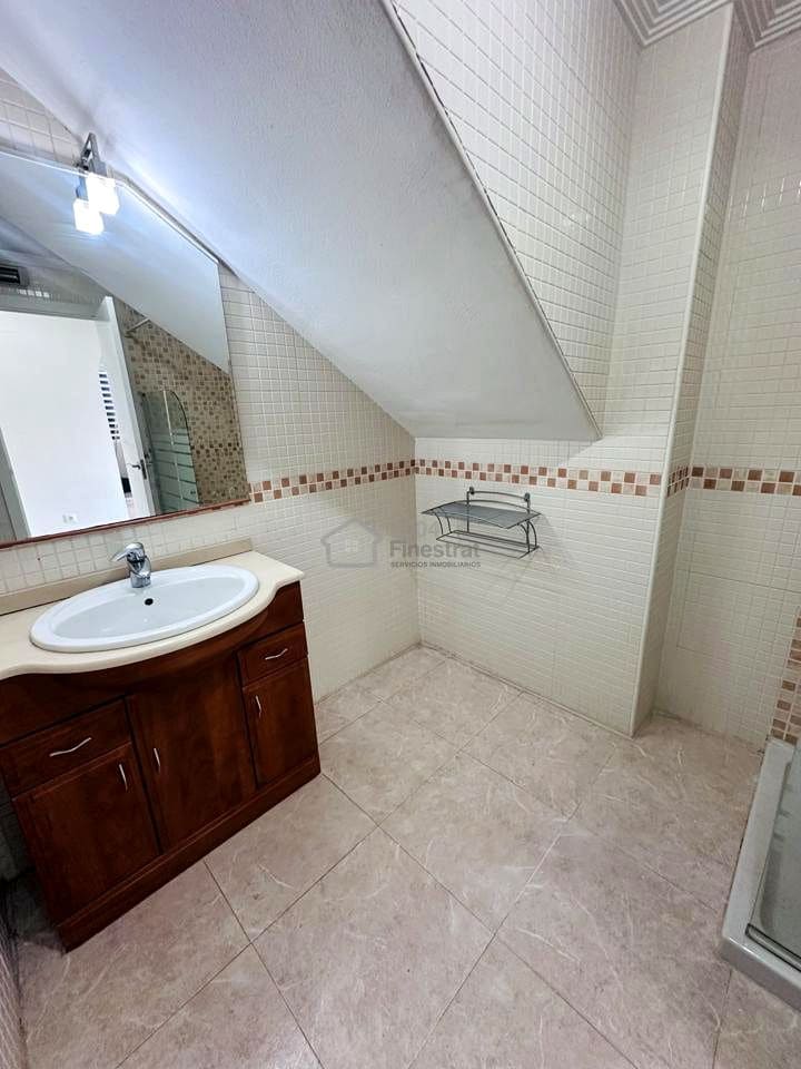 2 makuuhuone Asunto myytävänä paikassa La Villajoyosa / Vila Joiosa mukana uima-altaan 
autotalli - 348 000 € (Ref: 9432097)