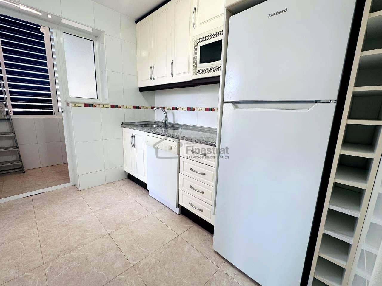 2 makuuhuone Asunto myytävänä paikassa La Villajoyosa / Vila Joiosa mukana uima-altaan 
autotalli - 348 000 € (Ref: 9432097)