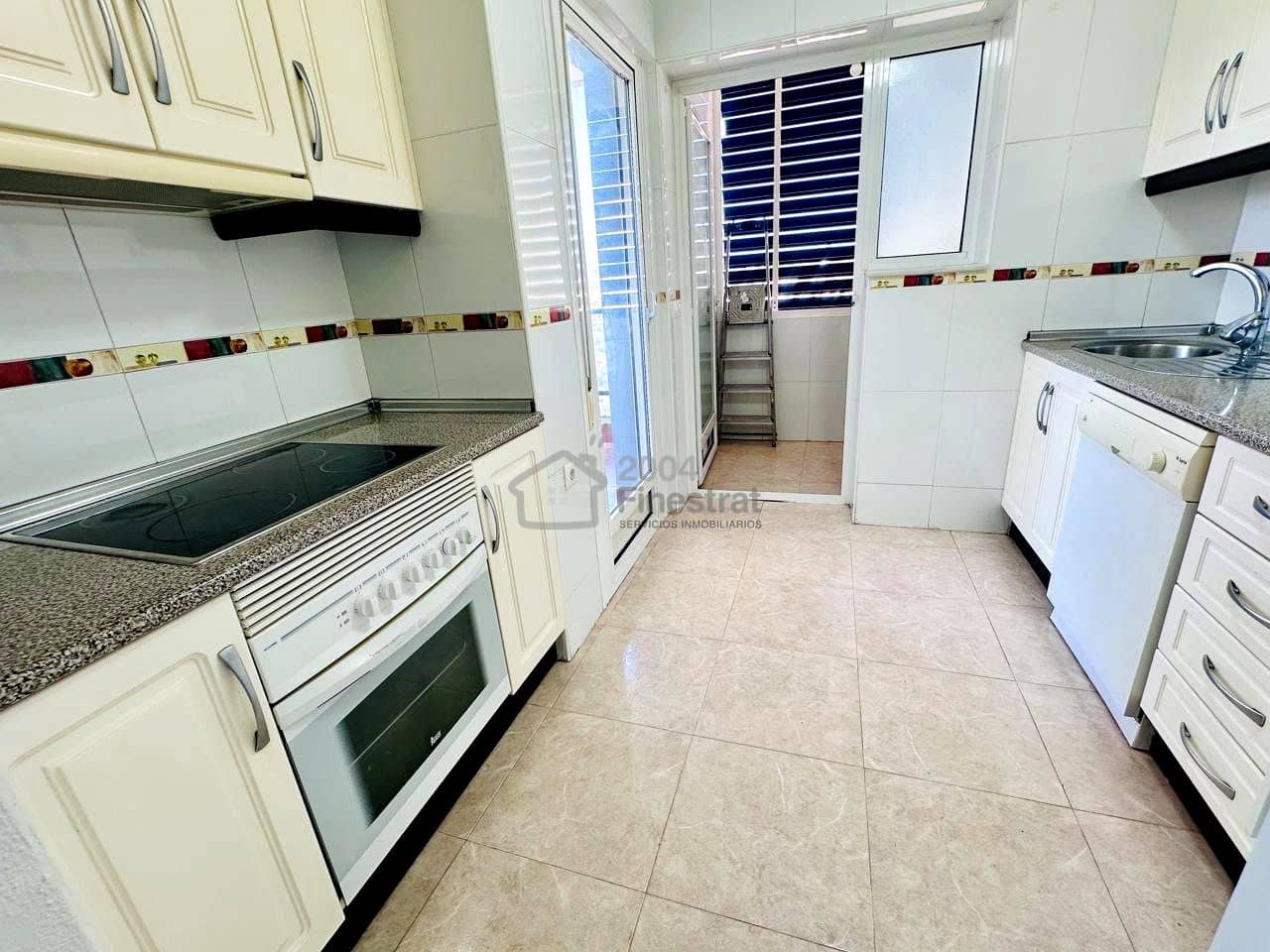 2 bedroom Flat for sale in La Villajoyosa / Vila Joiosa with pool garage - € 348,000 (Ref: 9432097)