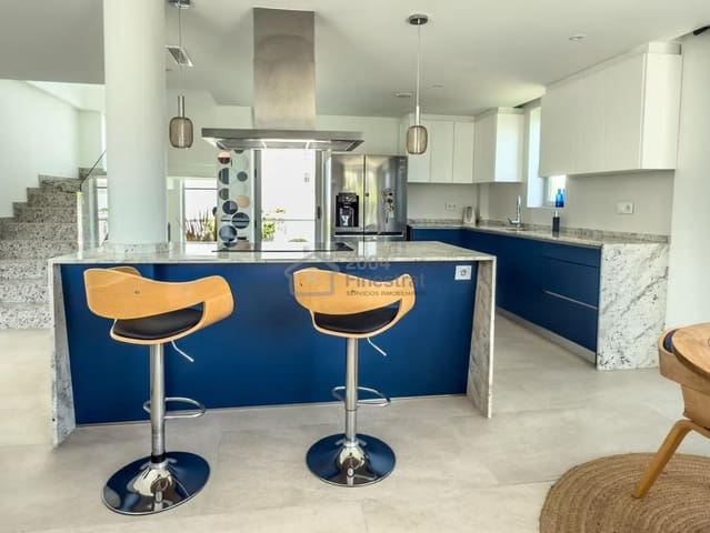 4 chambre Villa/Maison à vendre à Balcón de Finestrat - Terra Marina, Finestrat avec piscine garage - 599 000 € (Ref: 9449968)