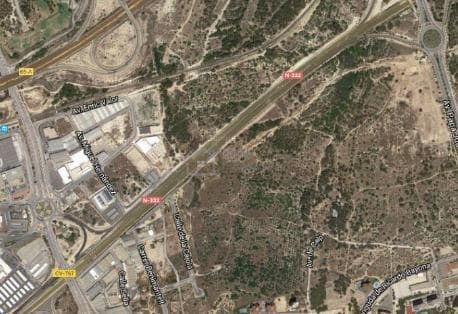 Mark till salu i Cala de Finestrat, Finestrat - 1 000 000 € (Ref: 9473543)