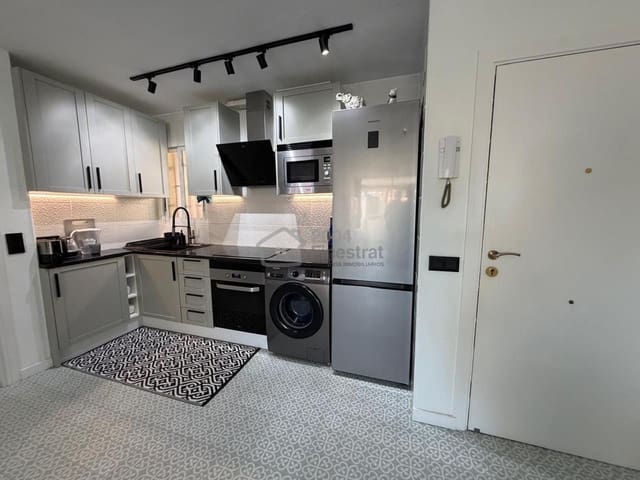 1 sovrum Lägenhet till salu i Benidorm med pool - 215 000 € (Ref: 9497922)