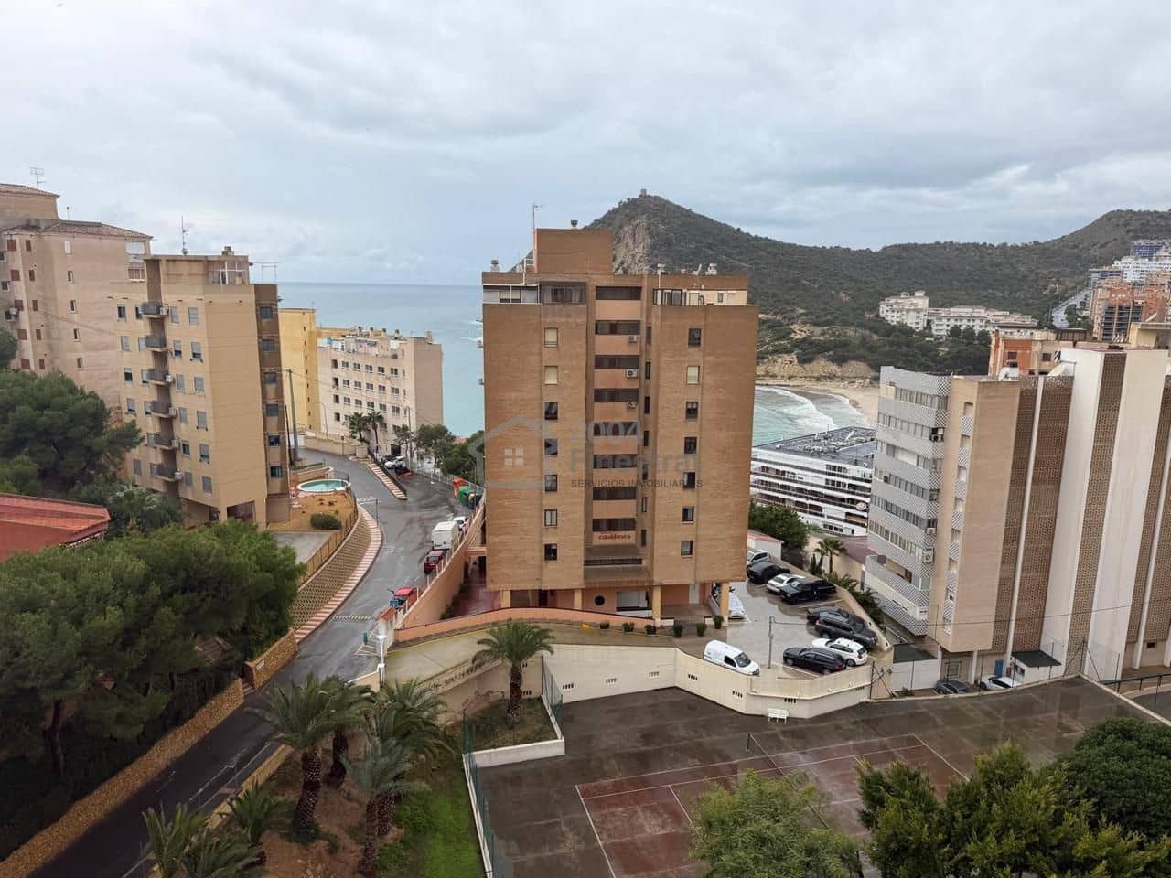 2 bedroom Flat for sale in Benidorm with pool garage - € 270,000 (Ref: 9497923)