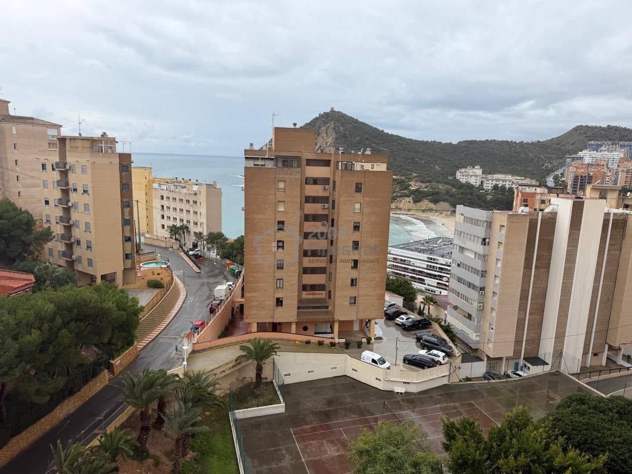 2 bedroom Flat for sale in Benidorm with pool garage - € 270,000 (Ref: 9497923)