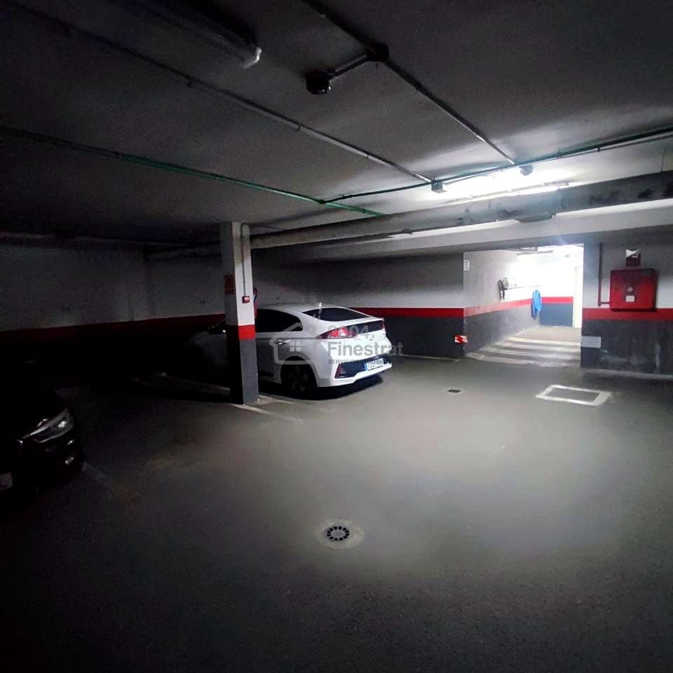 Piso de 2 habitaciones en Benidorm en venta con piscina garaje - 283.900 € (Ref: 9506300)