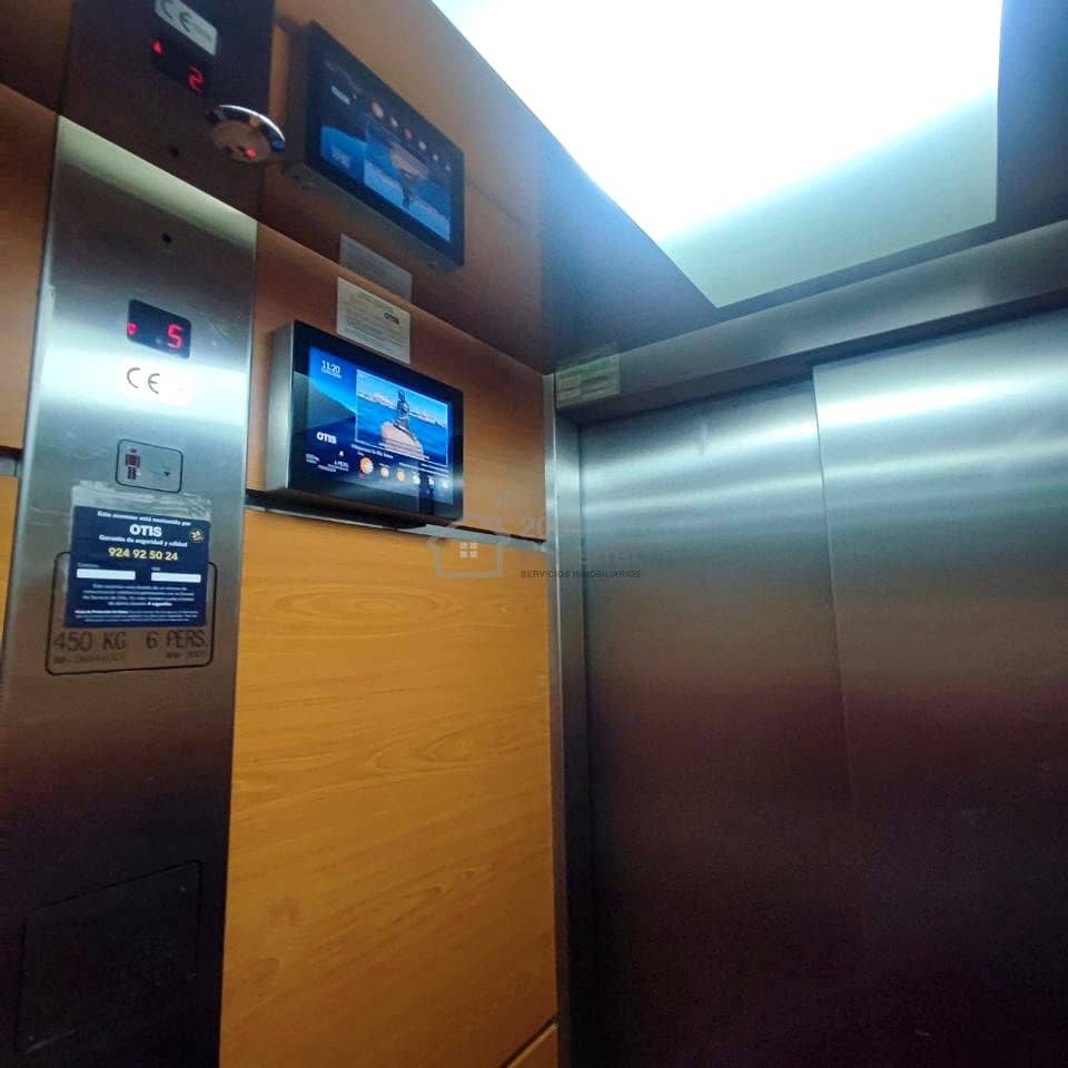 Piso de 2 habitaciones en Benidorm en venta con piscina garaje - 283.900 € (Ref: 9506300)