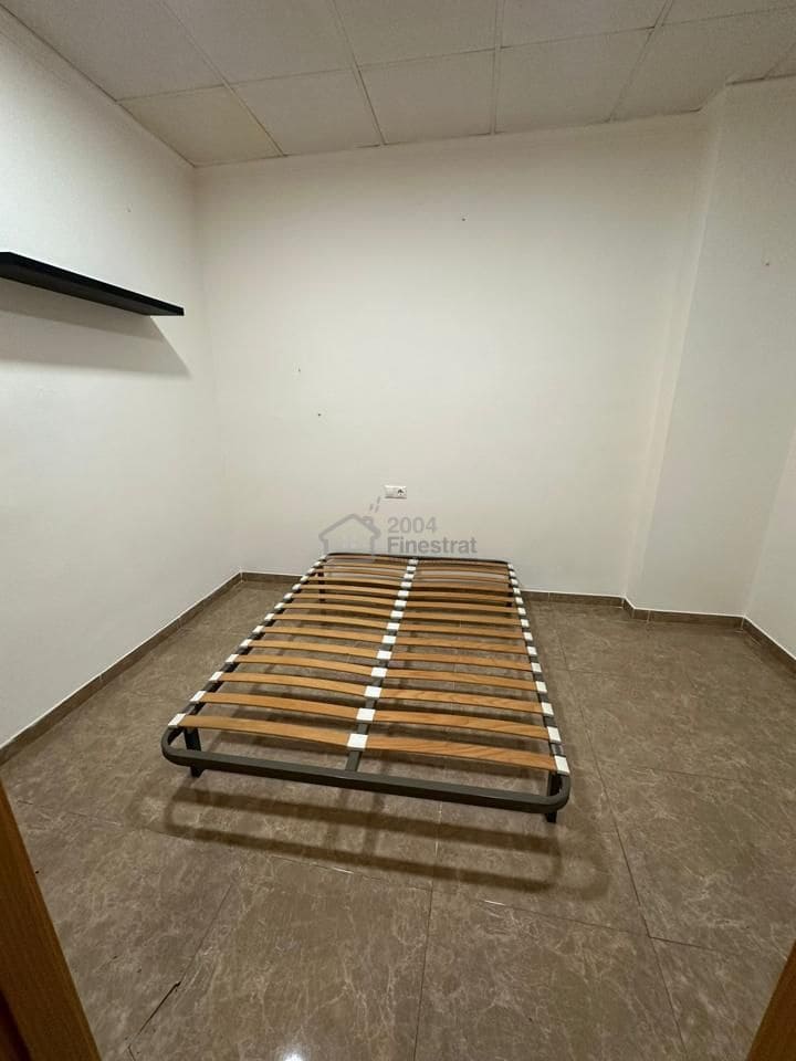 2 quarto Apartamento para arrendar em Alicante cidade - 1 200 € (Ref: 9517915)