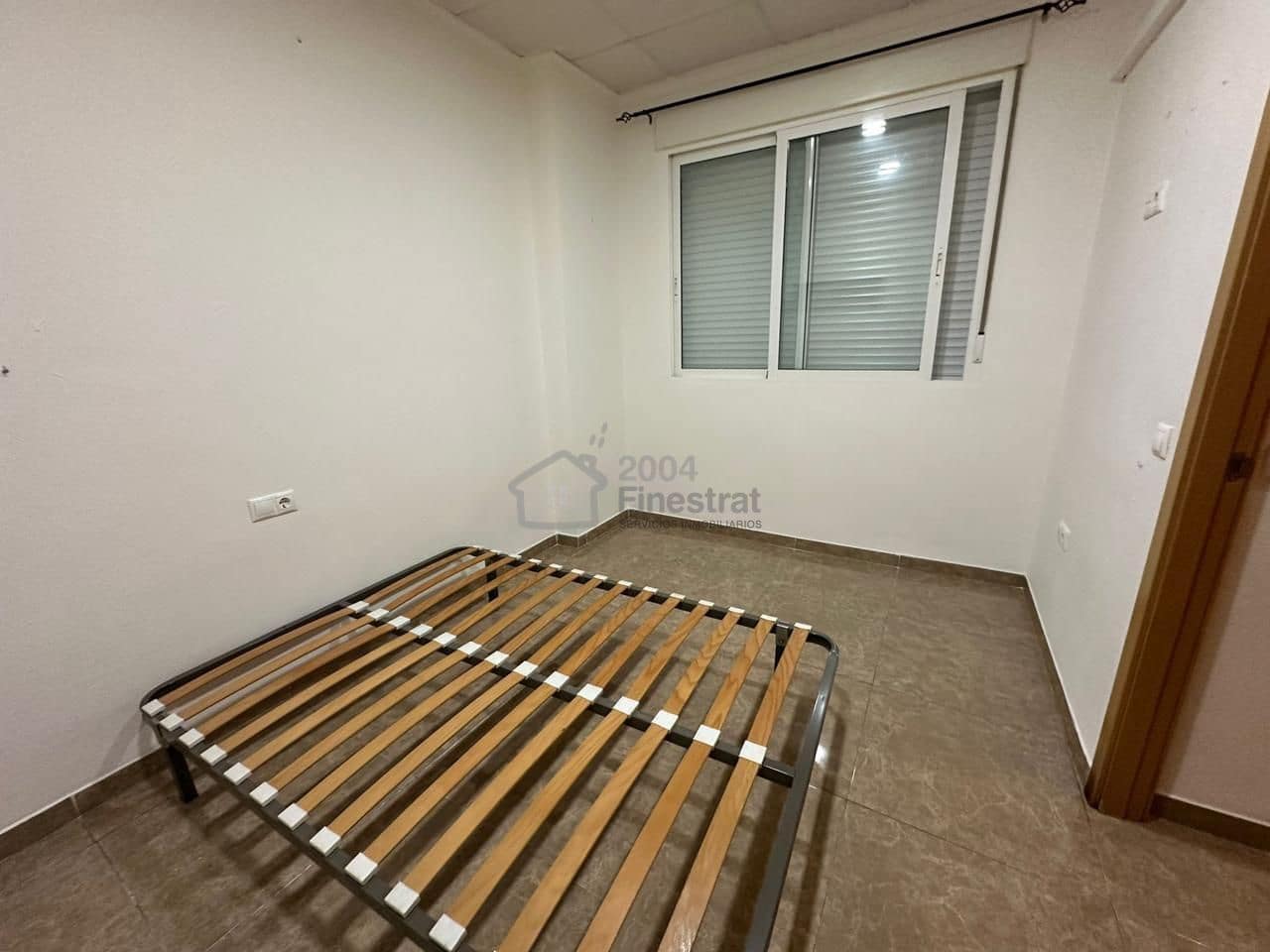 2 quarto Apartamento para arrendar em Alicante cidade - 1 200 € (Ref: 9517915)