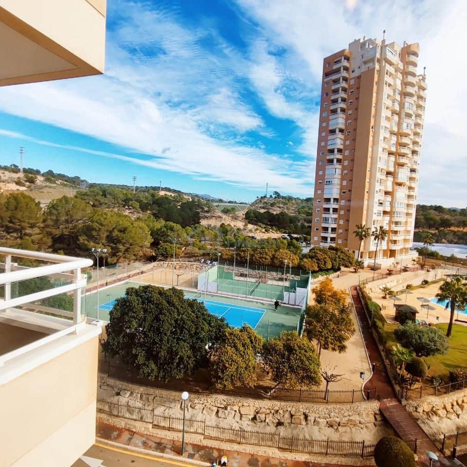 2 soveværelse Lejlighed til salg i Benidorm med swimmingpool garage - € 255.000 (Ref: 9542685)