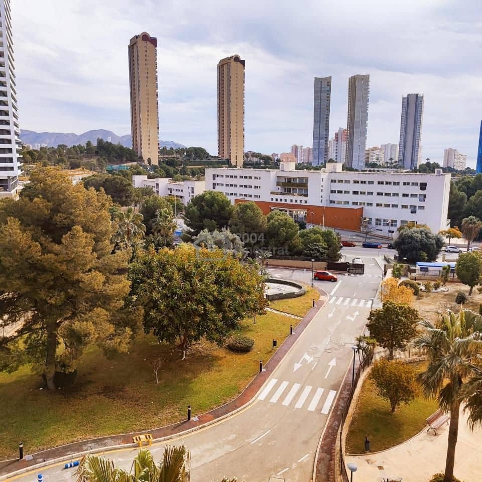 2 soveværelse Lejlighed til salg i Benidorm med swimmingpool garage - € 255.000 (Ref: 9542685)