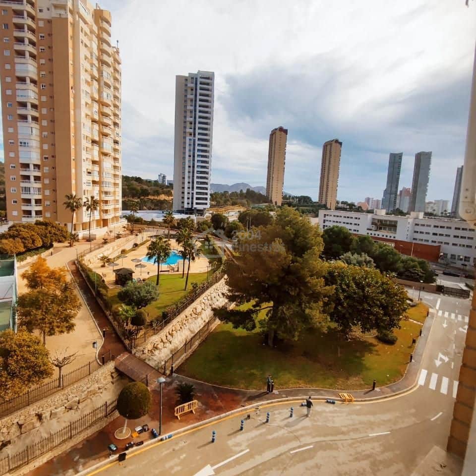 2 soveværelse Lejlighed til salg i Benidorm med swimmingpool garage - € 255.000 (Ref: 9542685)