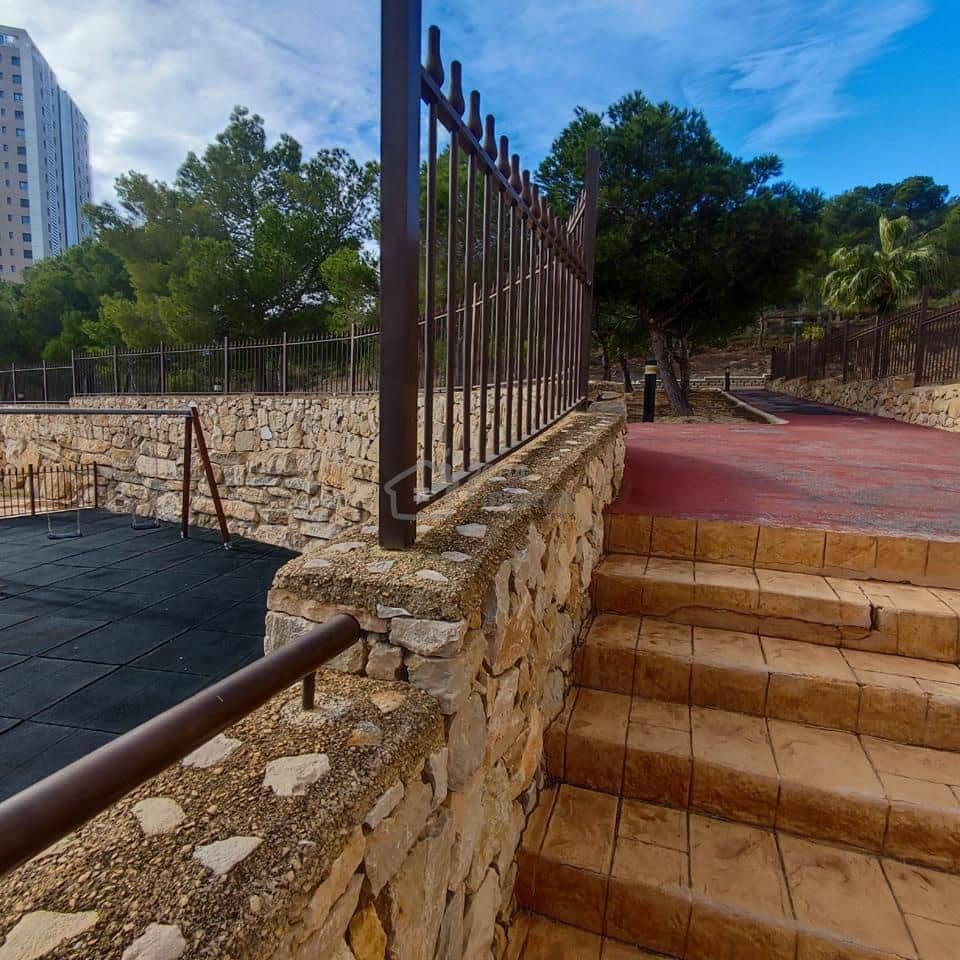 2 soveværelse Lejlighed til salg i Benidorm med swimmingpool garage - € 255.000 (Ref: 9542685)