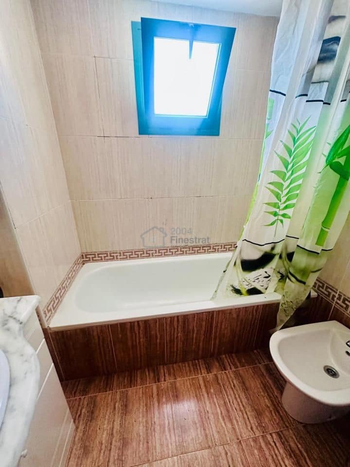 2 bedroom Flat for sale in Benidorm with garage - € 289,000 (Ref: 9626904)