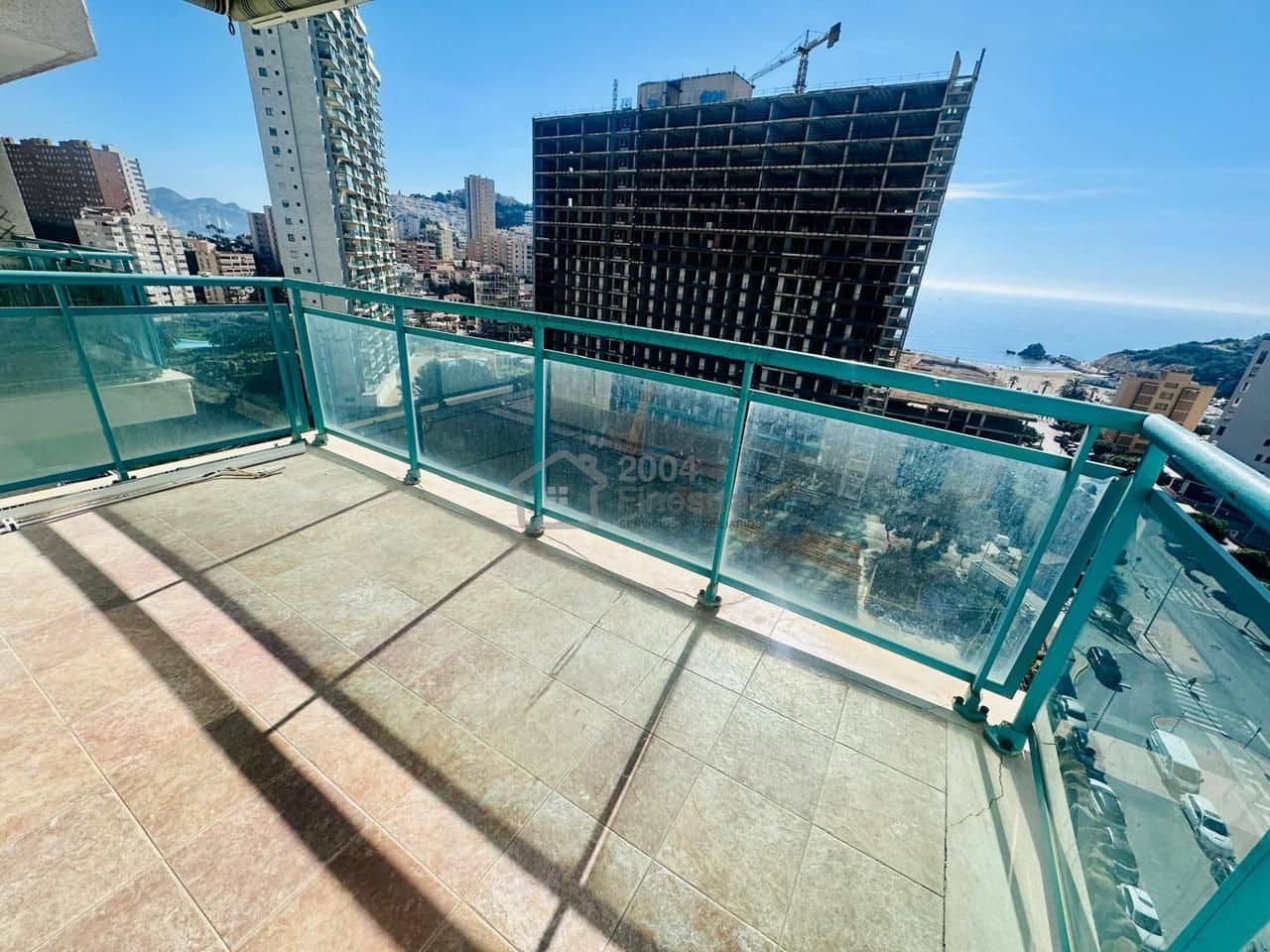 2 bedroom Flat for sale in Benidorm with garage - € 289,000 (Ref: 9626904)