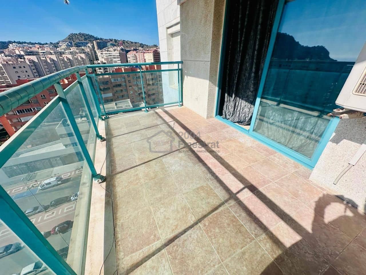 2 bedroom Flat for sale in Benidorm with garage - € 289,000 (Ref: 9626904)