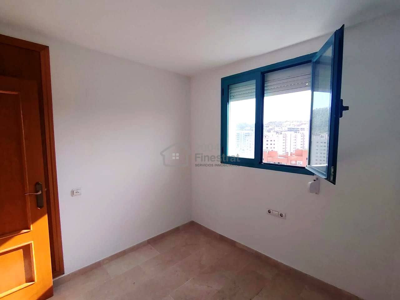 2 bedroom Flat for sale in Benidorm with garage - € 275,000 (Ref: 9626904)