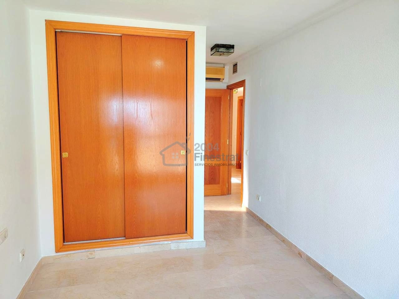 2 bedroom Flat for sale in Benidorm with garage - € 275,000 (Ref: 9626904)