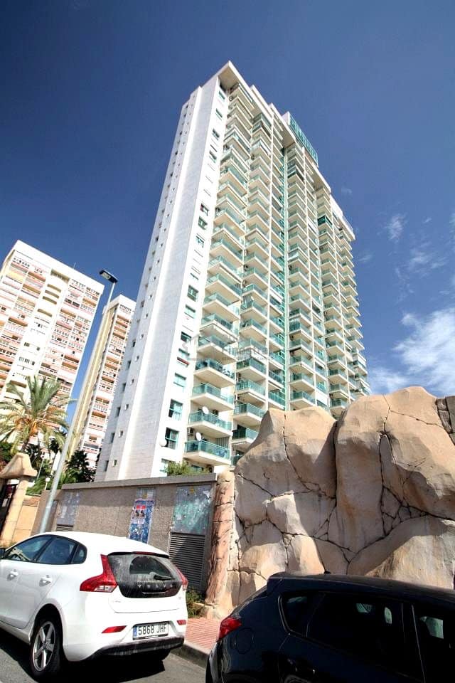 2 bedroom Flat for sale in Benidorm with garage - € 275,000 (Ref: 9626904)
