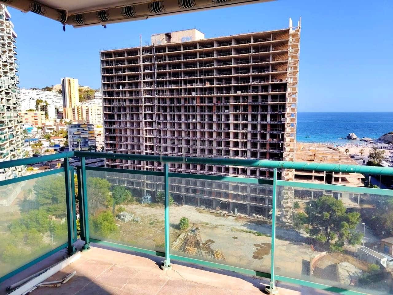 2 bedroom Flat for sale in Benidorm with garage - € 275,000 (Ref: 9626904)