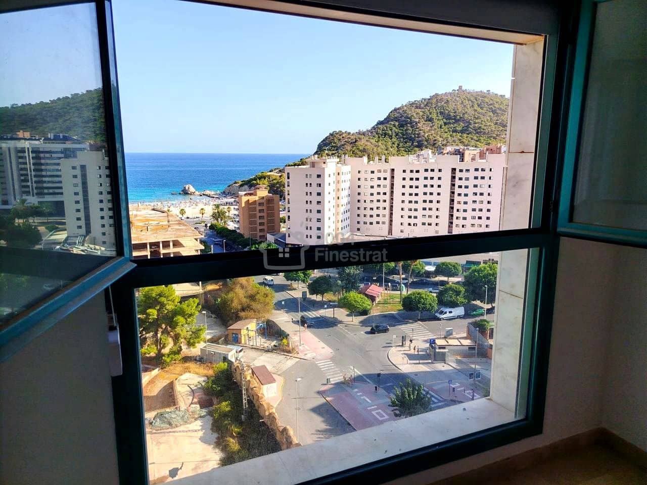 2 bedroom Flat for sale in Benidorm with garage - € 275,000 (Ref: 9626904)