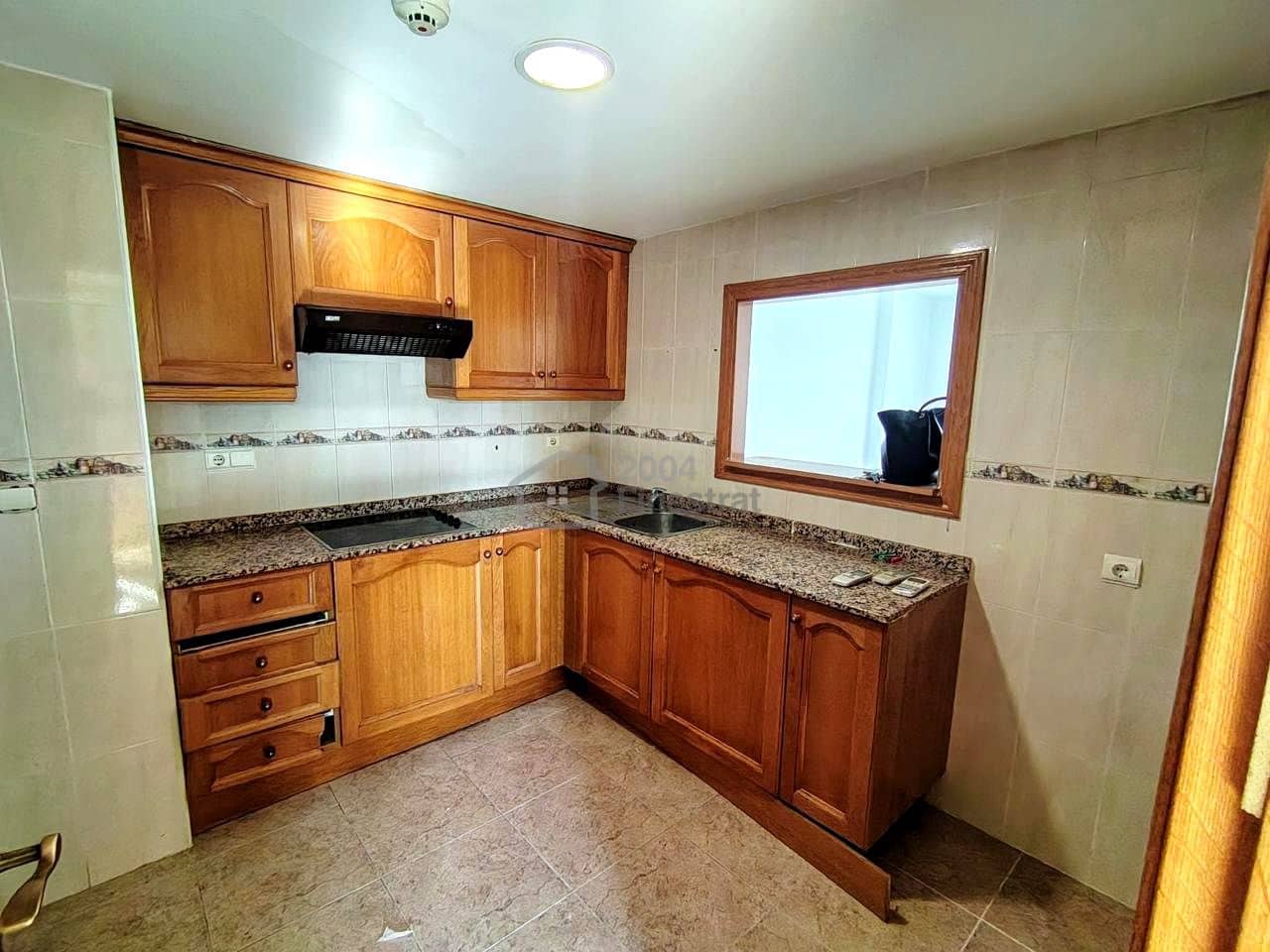 2 bedroom Flat for sale in Benidorm with garage - € 275,000 (Ref: 9626904)