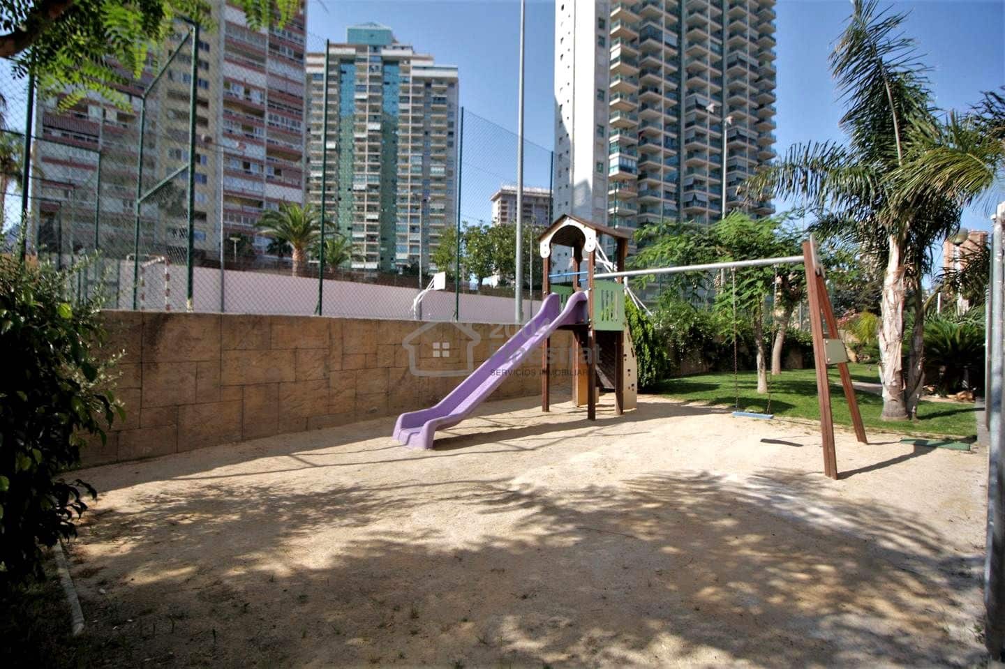 2 bedroom Flat for sale in Benidorm with garage - € 275,000 (Ref: 9626904)