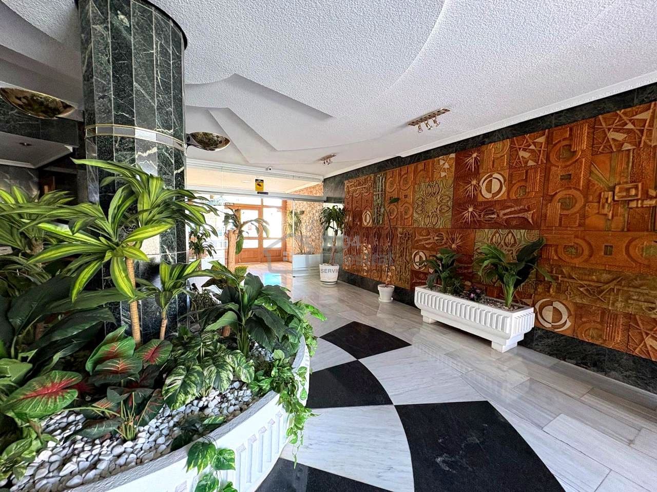 2 slaapkamer Flat te huur in Benidorm met garage - € 1.300 (Ref: 9635138)