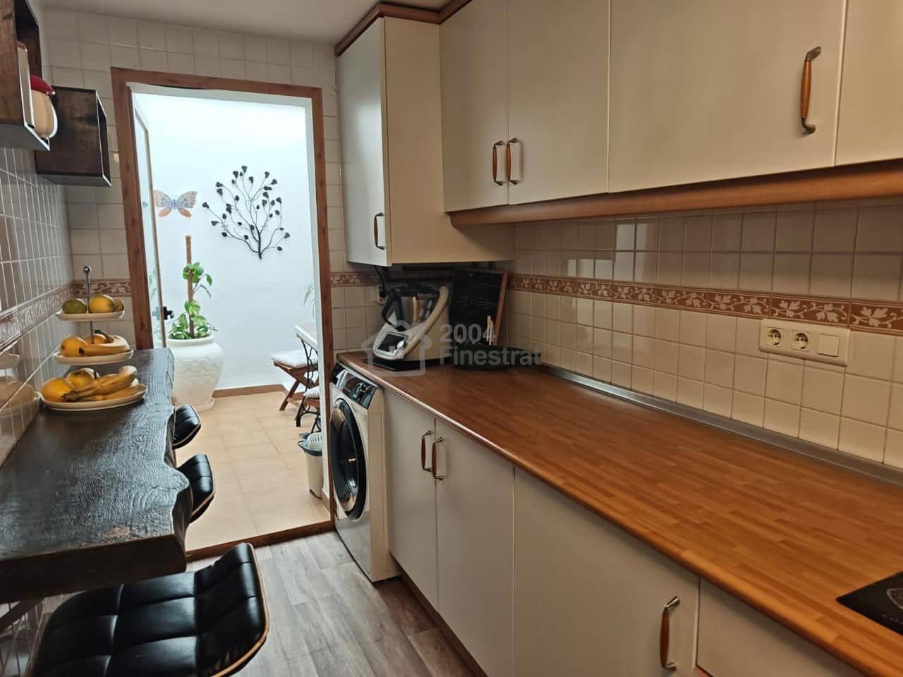 4 bedroom Villa for sale in La Nucia with garage - € 280,000 (Ref: 9733929)