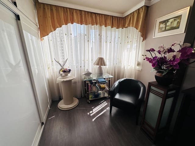 3 slaapkamer Flat te koop in Cala de Finestrat, Finestrat met zwembad - € 239.000 (Ref: 9768996)